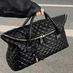 Kvinnor överdimensionerade es quiltade läder resväska män keepall sport tyg koppling bagagepåsar lyxiga crossbody handväska designer duffle axel helgpåsar