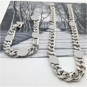 Hänge halsband unisex modet tjocka kedja halsband hög kvalitet bokstav kvinnor kubansk choker halsband punk vintage män kvinnor par smycken