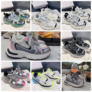 Moda Bebek Büyük Kids Kızlar İçin Oyun Erkekler Love Designer Koşu Ayakkabıları Bebek Çocuk Nefes Alabilir Beyaz Siyah Tırmanma Günlük Gençlik Spor Ayakkabıları Toddler Trainers 26-35