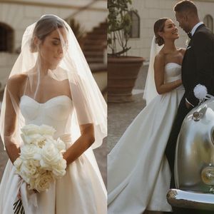 Milla Nova boho花嫁の恋人のサテンカントリーウェディングドレスバックレスプリーツVestidos de Novia Designer Bridal Gowns