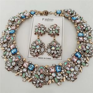 Moda Crystal Rhinestones Colar grande colar de colar de colar de colar de garanhão Jóias femininas Jóias de jóias Declaração indiana Casamento 240401