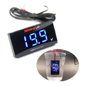 Koso Voltmeter 12V Digitalspannungsanzeige LED-Anzeige Voltmeter Panel Meter DC 9V-150V