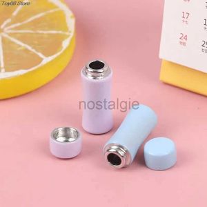 Küchen spielen Lebensmittel 1pc Dollhouse Miniatur Thermos Cups Miniatur Food Play -Szene Thermo Water Cup Doll House AccessoiresDoll House Dekoration 2443