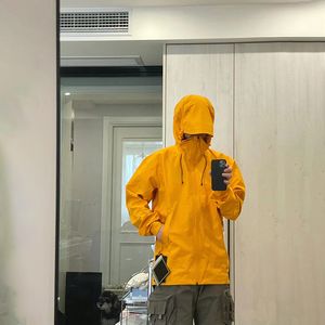 Outdoor Professional Grade Hooded Waterproof Windproof Breathable Jacket Outside Hardshell Jacket