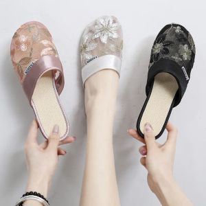 Terlik Kadın Yaz Terlik Baotou Çin Nakış Çiçekleri Sandaletler Sandalet Bayanlar Sıradan Flip Flops Ulusal İç Kapalı Açık Ayakkabı