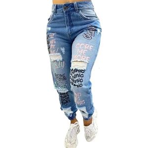 2024 Graffiti Mektup Baskı Kalemi Jean Trend Street Giyim İnce Yüksek Bel Denim Pantolonları Kadın Moda Kırık Delikler Pantolon 240403