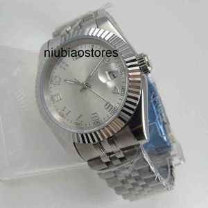 Uomini guardano 39 mm Case di acciaio con quadrante argento 21 gioielli Giappone 8215 Automatico sciolto sciolto sciolto designer di lusso