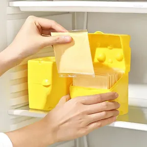 Förvaringsflaskor strimlad ostbehållare lufttät mat med lockdesign stor kapacitetsskivhållare för kylskåp