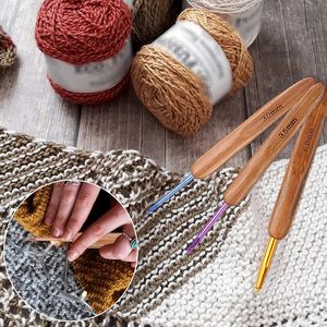 Virka krokar Set stickor nålar bambuhandtag broderi nål trä virkning diy handgjorda hantverkssömning stickverktygssats