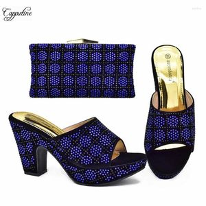 Klänningskor blå plattform och väska är inställd på att matcha mode afrikanska kvinnliga höga klackar tofflor med handväska femme pantoufles 968-23