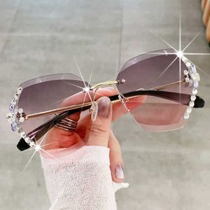 2024トップデザイナー10％オフ高級デザイナーNew Men's and Women's Sunglasses 20％Off Style with Diamond Inlaidの高度な顔