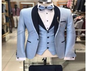 Lo smoking da sposa da sposa a blu chiaro per abiti da uomo Scialle nero bavaglio un pulsante 3 pezzi abiti da ballo blazer giacche Vestpantsb9879089