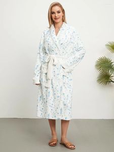 Hemkläder Kvinnor Plush Fleece Bathrobe Floral Print Spa House Robe With Belt Soft Warm Pyjamas Sleepwear