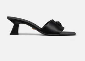 LA Leather Slides Designer Sandals Luxury Women Leathers Florpers Sapatos ao ar livre2594390