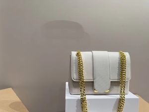 2024 New Chain Bag, prática para o estilo diário de deslocamento e casual, um item obrigatório para meninas, bolsa de ponta retro importada, bolsa de marca para o verão, com as irmãs Box 24cm