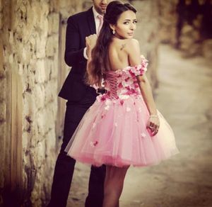 2019 Novos vestidos de cocktail rosa juvenil de manga curta Apliques de manga curta Made Flores vestidos de baile tule curta festa baile de baile barato3498238