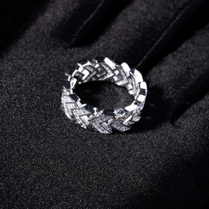 XingGuang منتجات جديدة Arrow 925 Sterling Silver VVS Moissanite Diamond Ring Ring Men's Hip Hop Accessories Ring المجوهرات