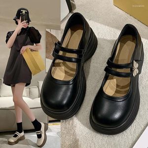 Casual Shoes Platforma damska Mary Jane Ladies 2024 Autumn Chunky Patent Pumps Kobieta kostka Pasek Grube Dno Czarna sukienka