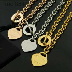 Luxury Fashion Pendant T Necklace Classic Par Heart High Quality 316L Titanium Steel Designer Hrand Jewelry