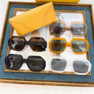 2024 New High Quality New luxury designer Luo Yijia sunglasses big square street shot network red INS same Sunglasses lw40056u Style 1