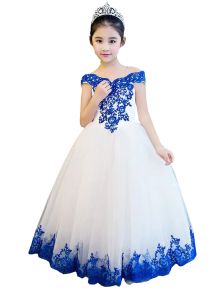 Klänningar 2022 Royal Blue White Mini Pageant Quinceanera Dresses Kids Off Axel pärlor Applique Tulle Flower Girl Dress Wedding Communion