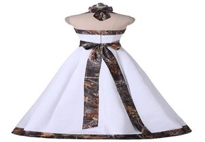 2017 Enkel sexig Camo Halter Bow Aline Bröllopsklänningar med satingolvlängd plus storlek bröllopsfest brudklänningar vestido de no6494137