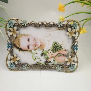 Frames 10 2x15 3cm Metall Vintage European PO Rahmen Ornament Dekoratives Bild für Jubiläumszeiten 1pc (wie gezeigt)