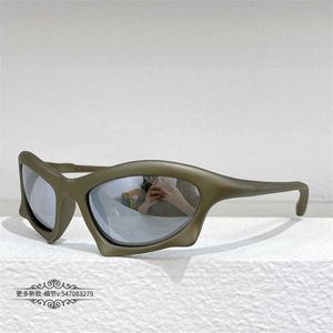 2024 Luxusdesigner neuer Luxusdesigner Sonnenbrillen Herren Ins Net Red mit Katzen -Fashion Futuristische Sonnenbrille Frauen BB0229