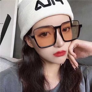 2024 Novo designer de luxo de alta qualidade, óculos de sol Summer New Xiangjia Meia moldura para mulheres Wu * Yan Mesmo estilo Caixa de placa de metal 4290 Moda de óculos de sol