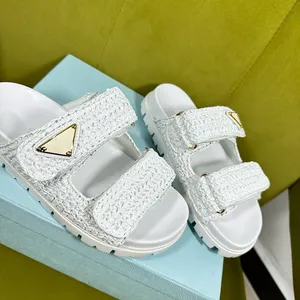 2024 Hot Classics Sandals Slippers Женские резиновые сандалики Женщины Женщины с цветочной тапочкой.