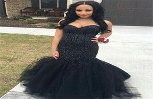 Esplêndidos vestidos de baile bling de miçangas de cristal preto com vestidos de festa de sereia de estilo sweetheart