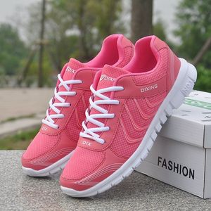 2024 Mens feminino Lace Up Sneakers Sapatos esportivos casuais Lace Up Ladies Flats Feminino Spring Vulcanized Running Zapatillas de Mujer