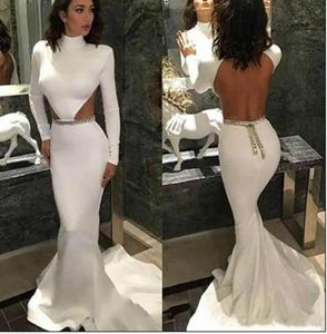 Skromne białe plamę Wysoką Suknie wieczorowe Suknie wycięte boki syrena bez pleców szedwowo -czerwone dywan z długimi rękawami Dubai Custom M4465678