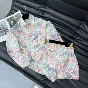 Designer 2024 Sommarkvinnor Två stycken Set Flower Printed Puff Sleeve Button Up Casual Shirt och High midjeshorts lyxiga eleganta kläder