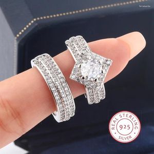 Klusterringar Stylish Diamond-Filled Geometric Square Strålande damer Ring Engagement Party Jewelry Ethos Fashion 925 Silver