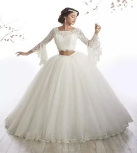 Dwa kawałki koronkowe sukienki Quinceanera z rękawami Ivory Sweet 16 Sukienki Aplikacje Tiul Arabski styl balowy suknie balowe niestandardowe 6128744