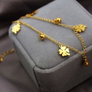Titaniumstahl echtes Gold Elektropliert vier Blütenblüten Anhänger Fachkalte Stil