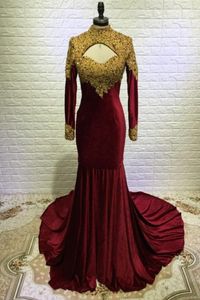 Złote czerwone długie sukienki balowe z długim rękawem Wysokie szyja aksamitne formalne sukienki wieczorowe