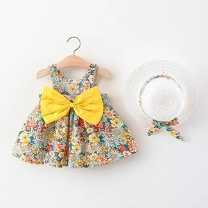 03 Jahre alte Sommerbabykleider Modedruck Blumenschuhe Prinzessin Kleid Sunhat 2pcs Set Born Säuglingskleidung Mädchen 240322