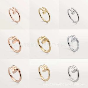 Kajia Classic Ring、ファッショナブルで多用途、インターネットで人気があり、ダイヤモンドの埋め込み、カップルスタイルのネイルリングがあります
