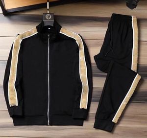 Tasarımcı Trailtsits Pantolon 2 Parçası Erkekler Gündelik Hoodie Nakış Baskı Mektubu Sweatshirts Suits Kadın Moda Moda Lüks Clot9189528