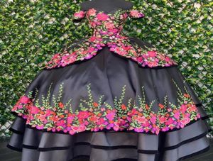 セクシーな黒い3D花の花Quinceaneraドレス