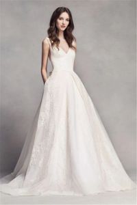 Abiti profondi vneckline e fiocco a mano nella parte posteriore abito da sposa a piega VW351318 APPLICI COLLE APPLICA LOCOLA SIGHTRA