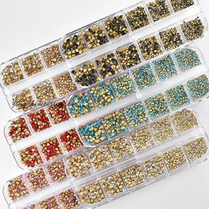 12 Gitter Set kleiner runde Strassnagelkunstdekoration Spitzer Boden K9 Farbige Glas Mischgröße Maniküre DIY Accessoires 240401