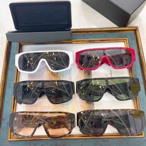 2024 Designer Fashion New Luxury Designer v Family Head Осень Новая сеть Red Style Sun Glasses Женщины универсальные солнцезащитные очки 4439