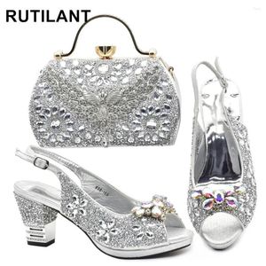 Scarpe eleganti scho e borse set per feste in donne nigerian taglie taglie borse italiane abbinate a strass