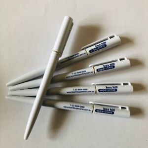 Pens Hurtowa niska cena biały hotel plastikowy długopis Pen promocyjny Pen Pen biuro biuro boisko do pióra Drukuj Dostosuj tekst logo