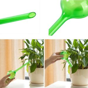 Ny 2024 mini Automatisk växtvatten Garden Watering Device PVC Självvatterande Globes Vattenburkar för växter Blommor Newself Watering Globes