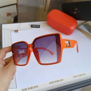 2024 Najlepsze projektanci 10% zniżki na luksusowe projektant Nowe okulary przeciwsłoneczne dla mężczyzn i kobiet 20% zniżki na literę pomarańczową dużą ramę Koreańską Okoła okrągła twarz szczupła odporna