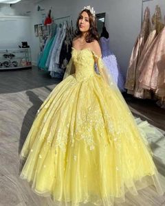 2022 فساتين Quinceanera صفراء أنيقة مع الزهور المصنوعة يدويًا بدون ثوب كرة Tulle Lace Sweet 16 Dress Corset Party WE9000898